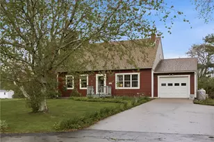 14 Barton Ln, Middletown, RI 02842 - Photo 3