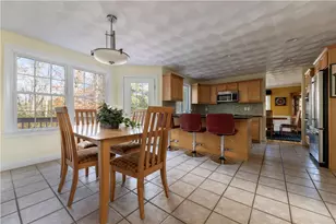 47 Wooded Grove Cir, South Kingstown, RI 02892 - Photo 5