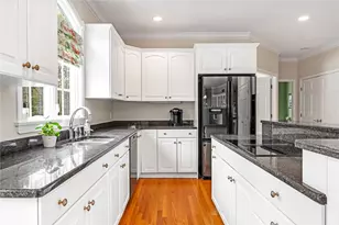 49 Miss Fry Dr, East Greenwich, RI 02818 - Photo 11