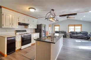 42 Kiley Way, Coventry, RI 02816 - Photo 5