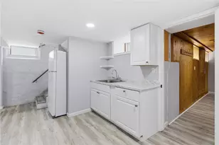 27 Hemlock Ave, Cranston, RI 02910 - Photo 23