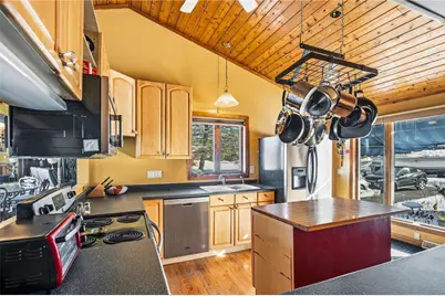 585 Meadow View Avenue, Warwick, RI 02889 - Photo 13