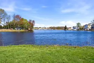 585 Meadow View Ave, Warwick, RI 02889 - Photo 39