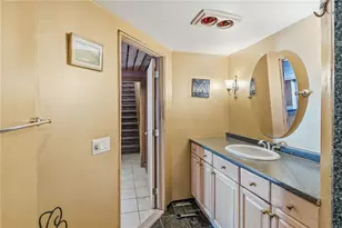 585 Meadow View Ave, Warwick, RI 02889 - Photo 27