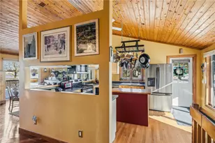 585 Meadow View Ave, Warwick, RI 02889 - Photo 9