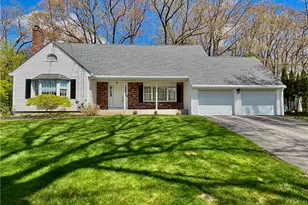 2 High Ridge Dr, Cumberland, RI 02864 - Photo 1