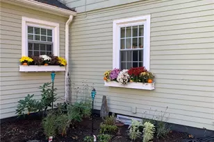 42 Alexander McGregor Rd, Pawtucket, RI 02861 - Photo 13