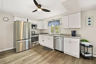 200 Glen Dr, Warwick, RI 02886 - Photo 15