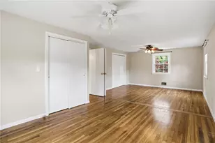 135 Red Chimney Dr, Warwick, RI 02886 - Photo 27