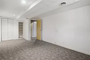 135 Red Chimney Dr, Warwick, RI 02886 - Photo 33