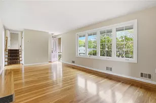 135 Red Chimney Dr, Warwick, RI 02886 - Photo 7
