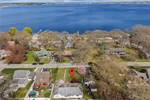 11 Cedar Dr, Bristol, RI 02809 - Photo 3