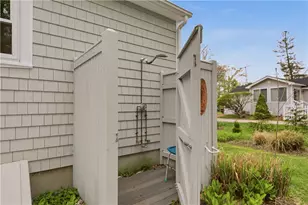 64 Lawndale Dr, Warwick, RI 02818 - Photo 39