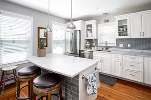 17 Sherman St, East Providence, RI 02915 - Photo 5