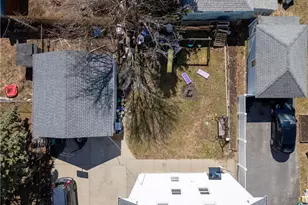 56 Oakland Ave, Cranston, RI 02910 - Photo 5
