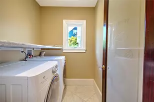 271 Doyle Ave, Providence, RI 02906 - Photo 31