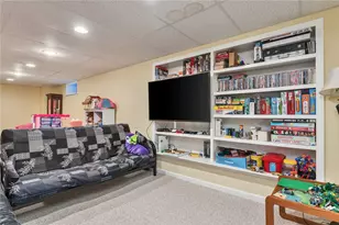 317 Windmill Dr, South Kingstown, RI 02879 - Photo 33
