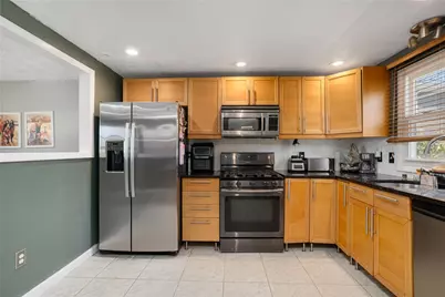 44 Quaker Drive, West Warwick, RI 02893 - Photo 13