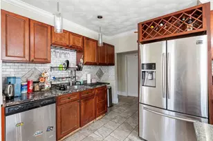 18 Hanover Ave, Pawtucket, RI 02861 - Photo 9
