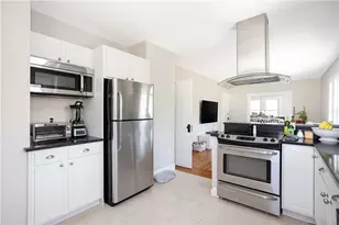 2 Bedlow Ave, Newport, RI 02840 - Photo 17