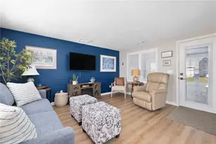 18 Chestnut Ave, Narragansett, RI 02882 - Photo 11