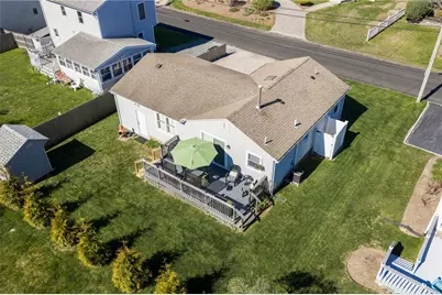 18 Chestnut Avenue, Narragansett, RI 02882 - Photo 3