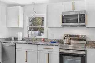 101 Shirley Dr, Cumberland, RI 02864 - Photo 9