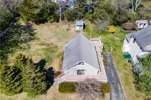 25 Westside Rd, South Kingstown, RI 02879 - Photo 27