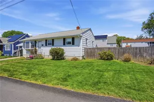84 W Earle St, Cumberland, RI 02864 - Photo 3