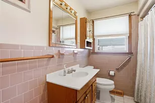 84 W Earle St, Cumberland, RI 02864 - Photo 19