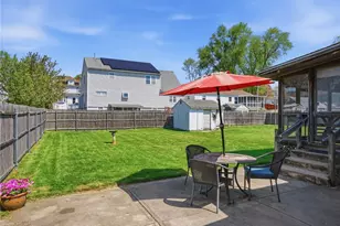 84 W Earle St, Cumberland, RI 02864 - Photo 27