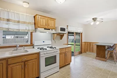 84 West Earle Street, Cumberland, RI 02864 - Photo 7