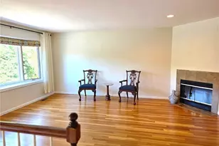 203 Dean Ridge Ct, Cranston, RI 02920 - Photo 7