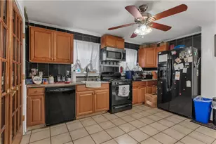 72 Moore St, Central Falls, RI 02863 - Photo 5
