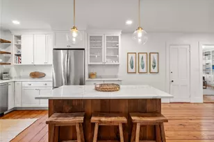22 Farewell St, Newport, RI 02840 - Photo 5