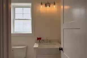27 Massasoit Ave, Bristol, RI 02809 - Photo 11