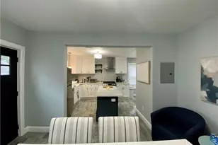 18 Hall Ave, Newport, RI 02840 - Photo 7