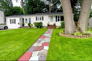 14 Woodhill Dr, Cranston, RI 02920 - Photo 3