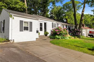 14 Woodhill Dr, Cranston, RI 02920 - Photo 43