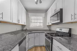 196 Wardlaw Ave, Providence, RI 02908 - Photo 3