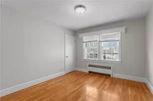 196 Wardlaw Ave, Providence, RI 02908 - Photo 13