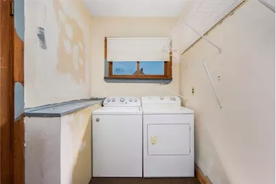 95 Corinth Street, Providence, RI 02907 - Photo 23