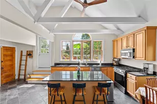 81 Larch St, Providence, RI 02906 - Photo 7