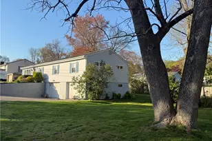 27 Legion Ave, Cumberland, RI 02864 - Photo 3