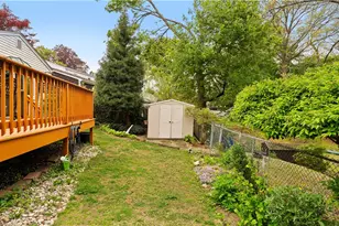 145 Massasoit Dr, Warwick, RI 02888 - Photo 37