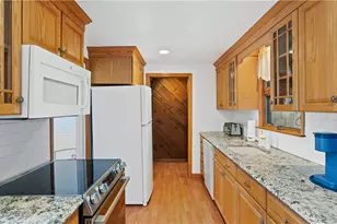 145 Massasoit Dr, Warwick, RI 02888 - Photo 15