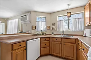 18 Pond Ct, North Providence, RI 02904 - Photo 5