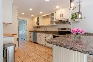 122 Sylvan Dr, East Greenwich, RI 02818 - Photo 9