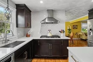 239 Abbott Run Valley Rd, Cumberland, RI 02864 - Photo 7