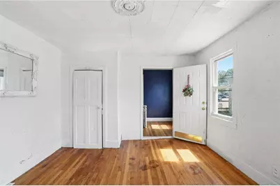 8 Mann Avenue, Newport, RI 02840 - Photo 15